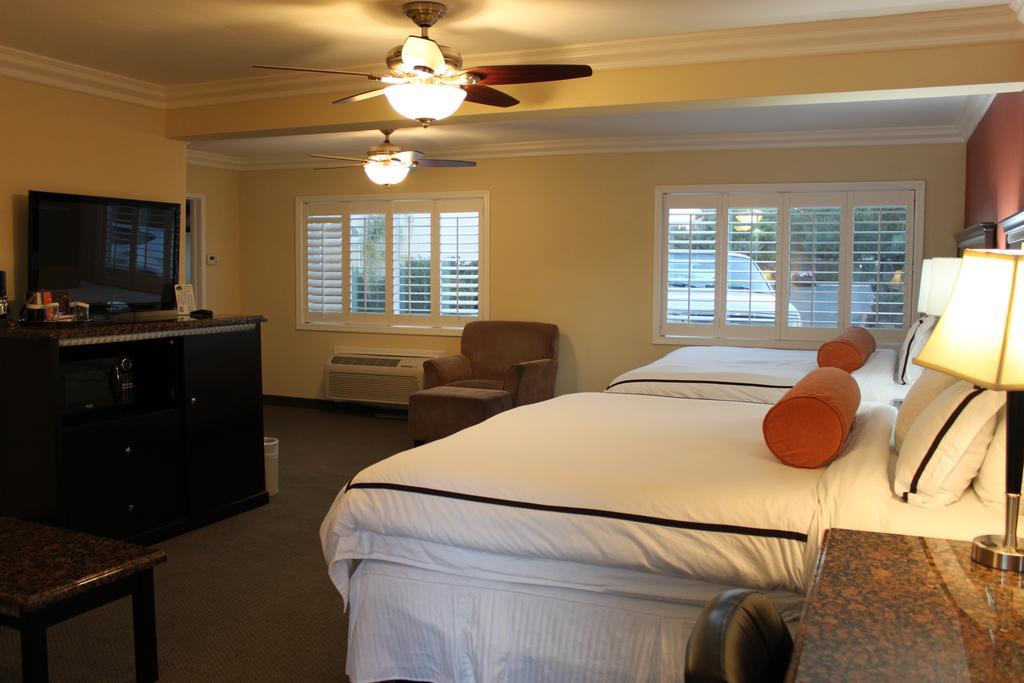 ทราเวลลอดจ์ บาย วินด์แฮม ซานตามาเรีย Hotel ภายนอก รูปภาพ