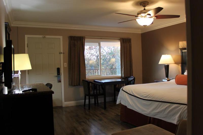 ทราเวลลอดจ์ บาย วินด์แฮม ซานตามาเรีย Hotel ภายนอก รูปภาพ